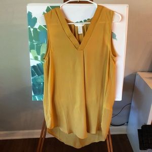HM YELLOW V-NECK TUNIC TOP - NWOT